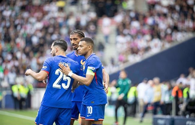 الدقيقة 30.. فرنسا 0-0 ألمانيا