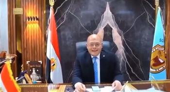 رئيس جامعة سوهاج يفاجئ 43 خريجا ويبلغهم قرار تعيينهم هاتفيا
