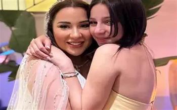 ابنة أسما شريف منير تشارك والدتها فرحتها بحفل زفافها 