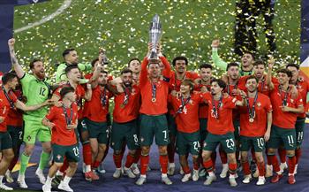 فرحة طاغية.. رونالدو يرفع كأس دوري أمم أوروبا بعد تتويج البرتغال
