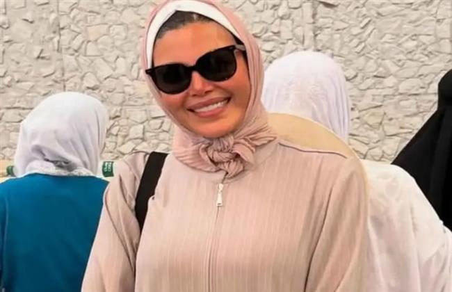 ريهام حجاج تشارك جمهورها رحلتها رفقة زوجها للحج