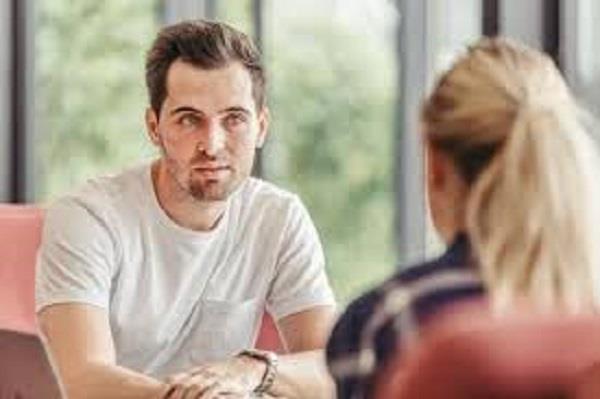 عبارات يستخدمها الرجل الذي لا يحب بصدق