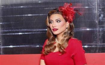 بطريقة جديدة.. هايدي موسى تطرح أغنية “مغرمة” 