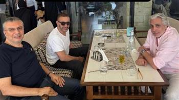 بعد انتهاء موسم الحج.. عمرو الليثي يشارك جمهوره صورة من جدة برفقة السقا