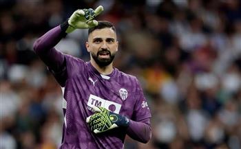 ليفربول يستعيد مامارداشفيلي بعد انتهاء إعارته لصفوف فالنسيا