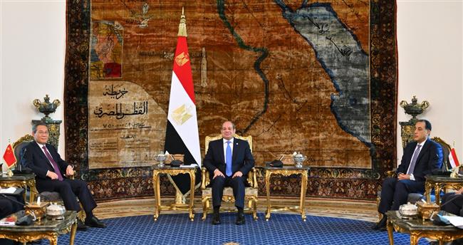 الرئيس السيسي يبحث مع رئيس مجلس الدولة الصيني تفعيل الشراكة الاستراتيجية الشاملة بين البلدين