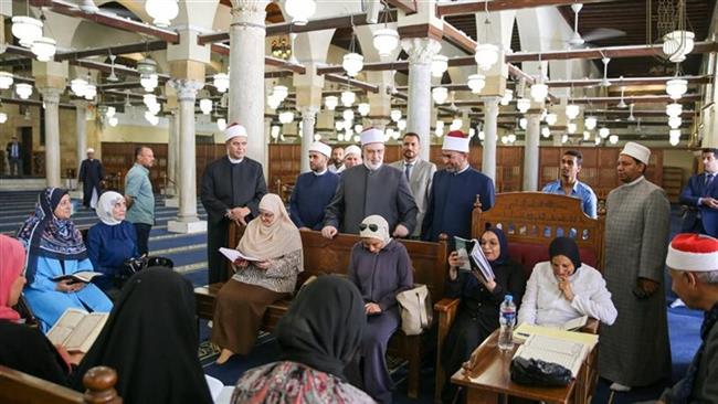 وكيل الأزهر الشريف يتفقد رواق القرآن الكريم بالجامع الأزهر