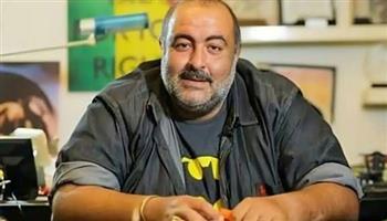 وصول محمد هنيدي ومحمد لطفي لجنازة المخرج الراحل سامح عبد العزيز في مسجد الشرطة