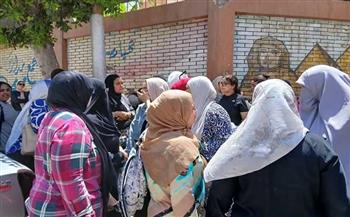 تعليم الإسكندرية: ختام امتحانات الثانوية وسط مظاهر مبهجة أمام اللجان  