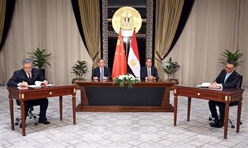 مدبولي ورئيس مجلس الدولة الصيني يشهدان مراسم توقيع مجموعة وثائق لتعزيز التعاون المشترك