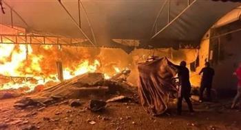 الاحتلال الإسرائيلي يواصل إحراق خيام النازحين بعد فرارهم منها تحت تهديد العدوان في خان يونس