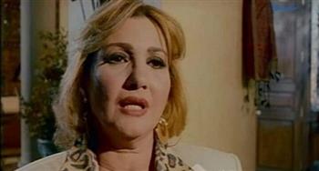 أجواء من الحزن تخيّم على مسجد السيدة نفيسة أثناء وصول جثمان الفنانة شروق