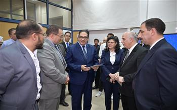 رئيس جامعة القاهرة يتفقد استعدادات معامل التنسيق الإلكتروني لاستقبال طلاب الثانوية العامة