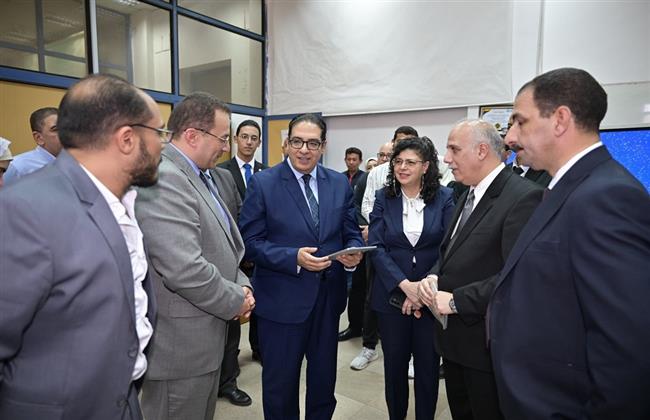 رئيس جامعة القاهرة يتفقد استعدادات معامل التنسيق الإلكتروني لاستقبال طلاب الثانوية العامة