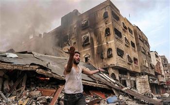 استشهاد فلسطينيين جراء قصف مدفعية الاحتلال منزلا بحي الدرج في مدينة غزة 