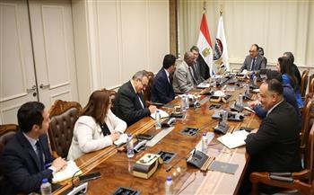 وزير قطاع الأعمال يستقبل وفدًا من مجموعة البنك الدولي ويؤكد على تعزيز الشراكة مع القطاع الخاص