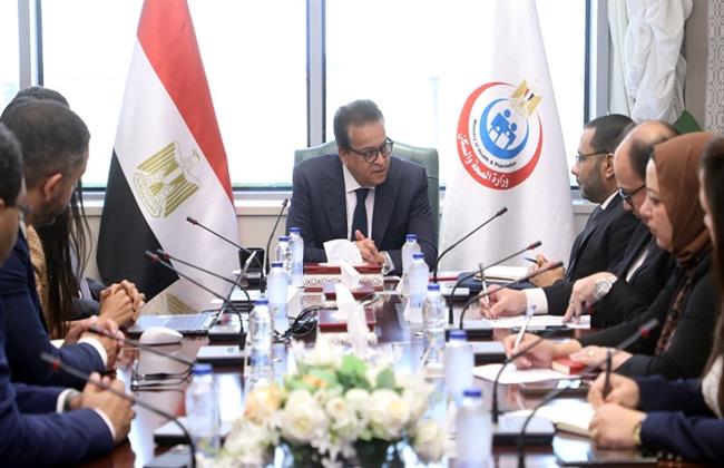 نائب رئيس الوزراء يبحث مع شركة «ساندوز» تعزيز التعاون في توطين صناعة الأدوية 