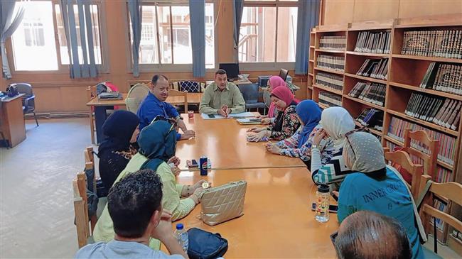 مدير عام ثقافة الجيزة يتفقد سير العمل بقصر الثقافة