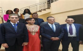 وزير الخارجية يلتقي بممثلي كبرى الشركات الخاصة وأعضاء الغرفة التجارية في غينيا الاستوائية