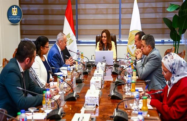 وزيرة التنمية المحلية تتابع آخر المستجدات الخاصة بإعداد الخطة الاستراتيجية لمواجهة تغير المناخ