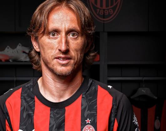 رسميا.. ميلان الإيطالي يعلن تعاقده مع لوكا مودريتش في صفقة انتقال حر 