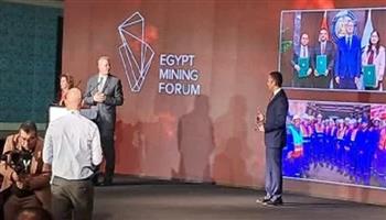 على هامش منتدى مصر للتعدين 2025.. اتفاقيات مع "باريك جولد" و"أنجلو جولد" لتعزيز استثمارات الذهب