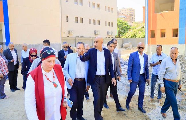 وزير التعليم يتفقد مواقع إنشائية لعدد من المدارس في المرج