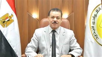 رئيس جامعة الوادي الجديد يتابع اختبارات القدرات بكلية علوم الرياضة