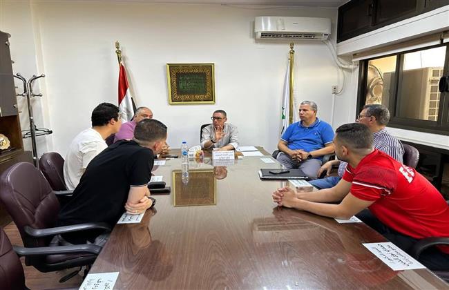 رئيس اتحاد الطائرة يجتمع باللجنة الطبية لمعرفة إصابات اللاعبين الدوليين  