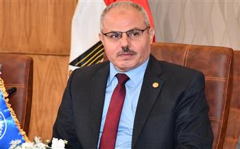 رئيس جامعة قناة السويس يعلن أسماء الفائزين بجائزة "العطاء والوفاء" تقديرًا لمسيرتهم الأكاديمية