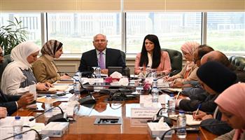 وزارتا الصناعة والتخطيط تبحثان حشد التمويلات الخضراء لدعم تحول المصانع المصرية