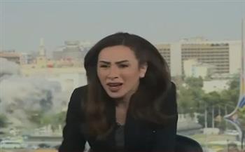 قصف مباشر على الهواء.. مذيعة سورية تحبس أنفاسها وسط استهداف الاحتلال للعاصمة
