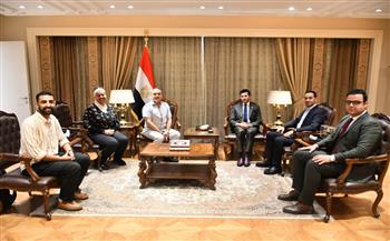 وزير الشباب يلتقي ممثل صندوق الأمم المتحدة للسكان لبحث التعاون المشترك