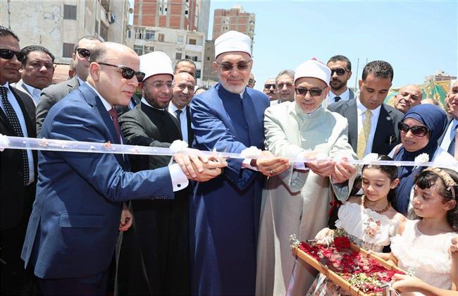 وزير الأوقاف: اهتمام رئاسي كبير بمساجد آل البيت
