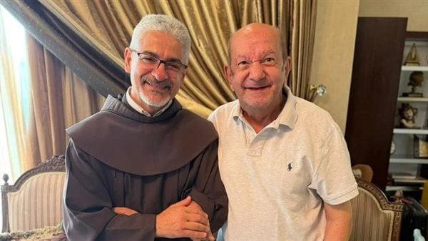 بعد تعافيه من الوعكة الصحية.. بطرس دانيال يطمئن الجمهور على لطفي لبيب