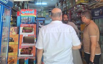 محافظ أسوان يوجه بتكثيف حملات إزالة الإشغالات بالأسواق والميادين