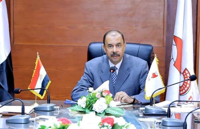 محافظ سوهاج: وقف الصرف على المصرف الزراعي بالدناقلة لحين تشغيل محطة المعالجة