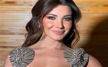 نانسي عجرم بإطلالة براقة في حفل زفاف