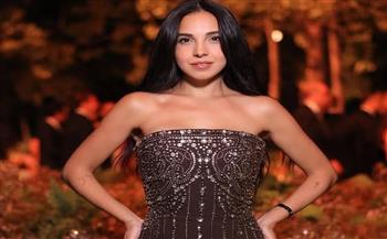 سلمى أبو ضيف بفستان من تصميم جذاب 