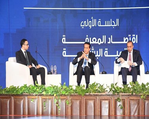 وزير الشباب والرياضة يشهد افتتاح "ملتقى شباب المعرفة" بجامعة القاهرة