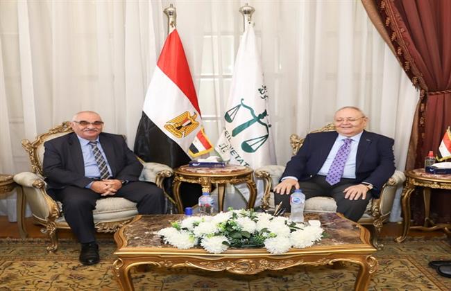 رئيس مجلس الدولة يستقبل رئيس هيئة قضايا الدولة لتقديم التهنئة لسيادته 
