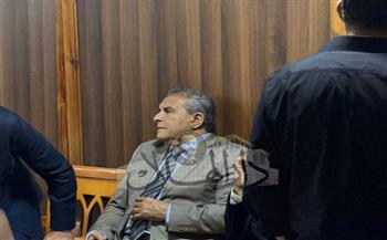 طاهر أبو زيد يشارك في عزاء ميمي عبد الرازق