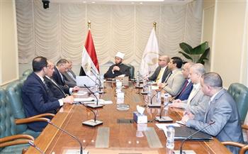 وزير الأوقاف يعقد اجتماعًا مع هيئة الأوقاف لبحث آليات تعظيم الاستفادة من الأعيان الوقفية