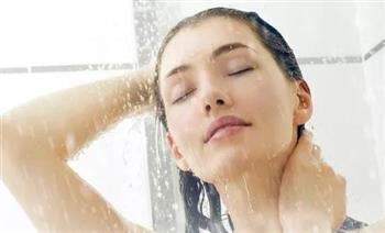 الاستحمام صباحًا أم ليلًا؟ علماء يحددون التوقيت الأنسب لجسمك ونومك
