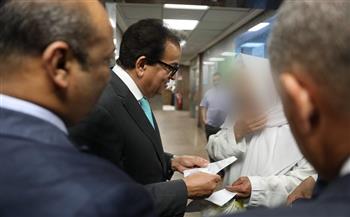 وزير الصحة يتفقد المجمع الطبي ومركز 30 يونيو للكلى ويشهد تدشين مشروع الرعاية الصحية المنزلية بالإسماعيلية