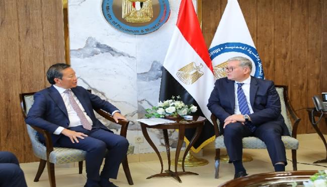 وزير البترول يستعرض فرص الاستكشاف والإنتاج مع مسؤولي BP العالمية