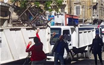 محافظ الإسكندرية يوجه بإزالة الإشغالات والحد من تجاوزات الباعة الجائلين