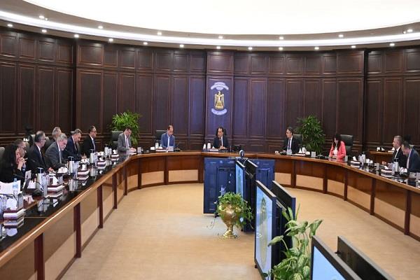 رئيس الوزراء يتابع تنفيذ توجيهات الرئيس بإنشاء مركز عالمي لتخزين وتوريد وتجارة الحبوب والغلال