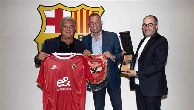 الخطيب يترأس وفد الأهلي في زيارة لنادي برشلونة لمناقشة مشروع الاستاد