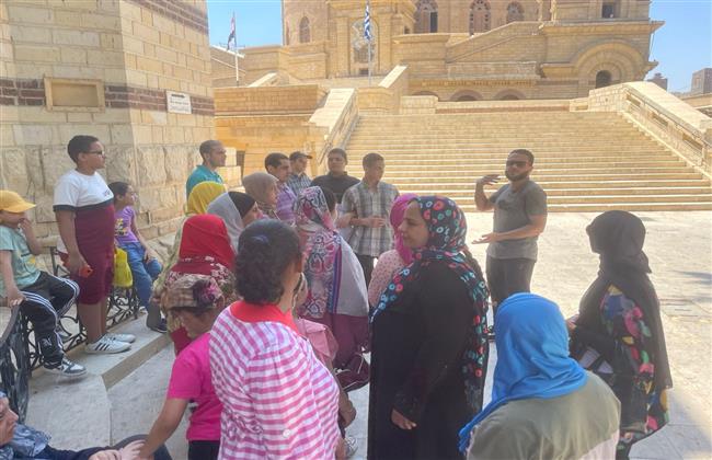 أتوبيس الفن الجميل ينظم جولة تثقيفية للأطفال بمنطقة مصر القديمة